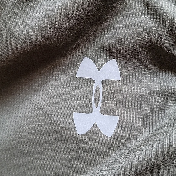 Mens large under armour sweater dark green NWOT - Picture 2 of 3